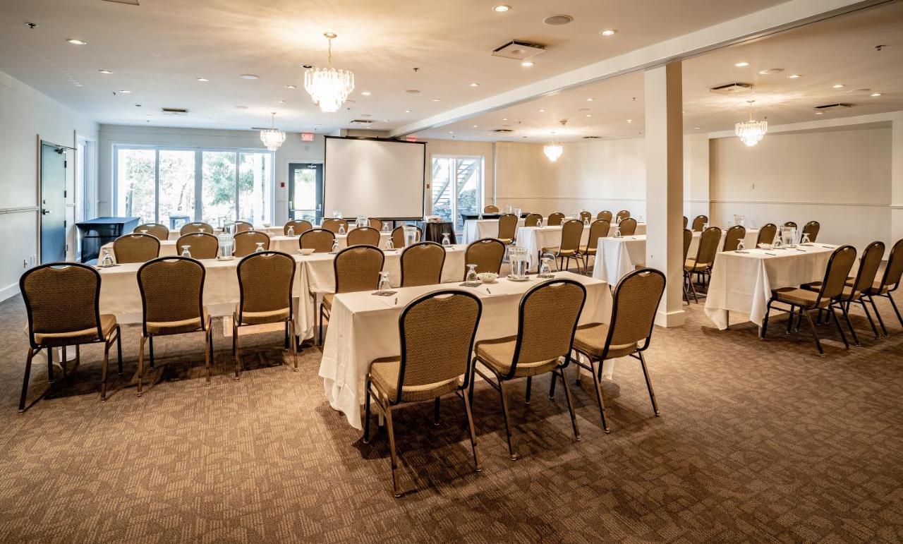 Manoir Des Sables Hotel & Golf Magog Esterno foto