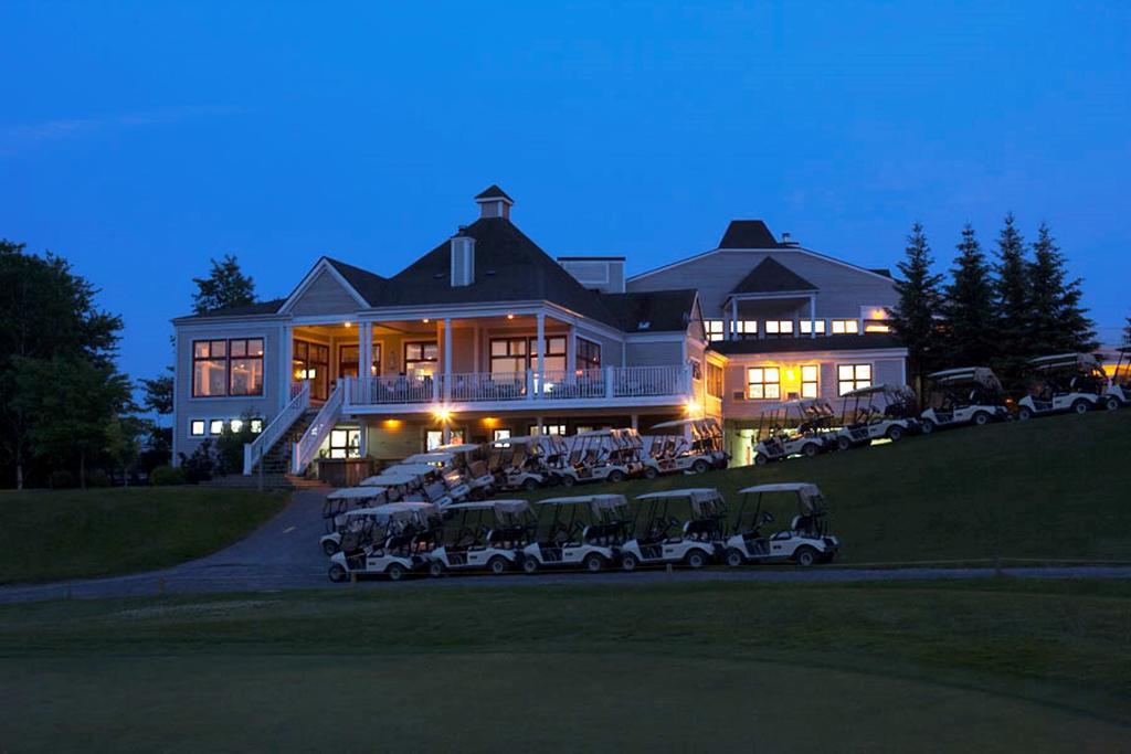 Manoir Des Sables Hotel & Golf Magog Esterno foto